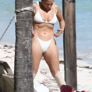 Nude Celeb Jennifer Lopez 003 pic