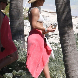 Celeb Naked Jennifer Lopez 007 pic