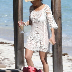 nude celebrities Jennifer Lopez 024 pic