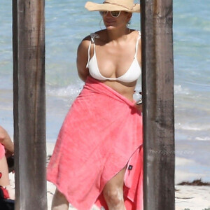 Free nude Celebrity Jennifer Lopez 038 pic