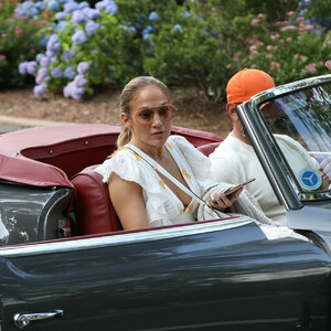 Naked celebrity picture Jennifer Lopez 038 pic