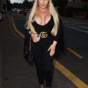 Jessica Alves Gets Her Hair Extensions Done at the Krystalized Hair Salon in Loughton (27 Photos) - Leaked Nudes