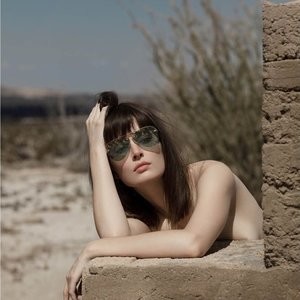 Hot Naked Celeb Jessica Wall 007 pic