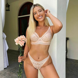 Naked celebrity picture Jilissa Zoltko 007 pic