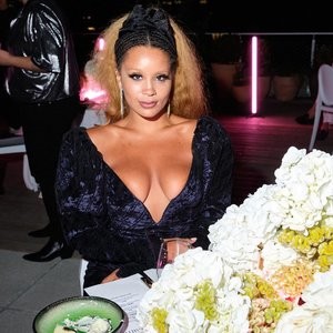 Jillian Hervey Flaunts Her Cleavage at the LaQuan Smithâ€™s Dinner (6 Photos) – Leaked Nudes