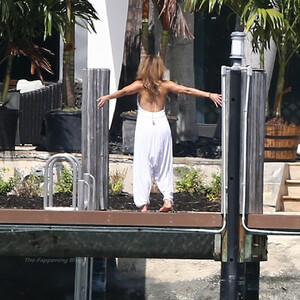 Hot Naked Celeb Jennifer Lopez 039 pic