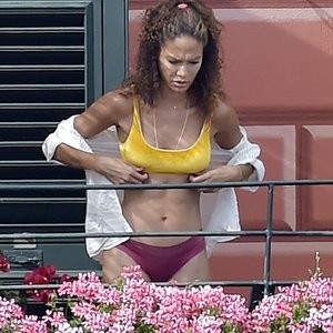 Famous Nude Joan Smalls 048 pic