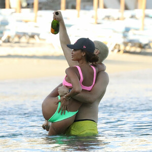 Free Nude Celeb Joan Smalls 008 pic