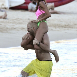 Hot Naked Celeb Joan Smalls 035 pic