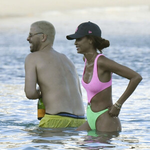 Real Celebrity Nude Joan Smalls 039 pic