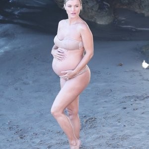 Naked Celebrity Joanna Krupa 010 pic