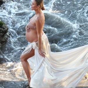 Free Nude Celeb Joanna Krupa 018 pic