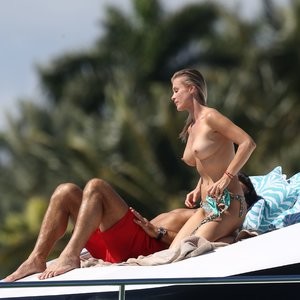 Celebrity Nude Pic Joanna Krupa 004 pic