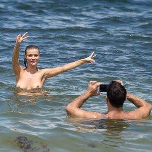Hot Naked Celeb Joanna Krupa 003 pic