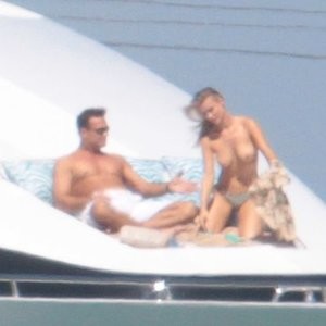 Celebrity Naked Joanna Krupa 004 pic