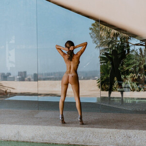 Hot Naked Celeb Jocelyn Binder 023 pic