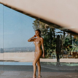Hot Naked Celeb Jocelyn Binder 025 pic