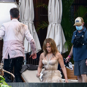 Nude Celeb Pic Jennifer Lopez 034 pic