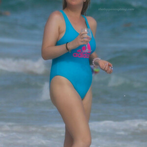 Josie Goldberg Enjoys the Good Weather in Florida! (21 Photos) – Leaked Nudes