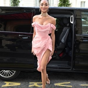 Jourdan Dunn Shows Her Cleavage at the Royal Monceau Hotel During Paris Fashion Week (7 Photos) - Leaked Nudes