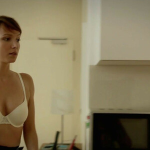 nude celebrities Julia Koschitz 021 pic