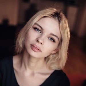 Famous Nude Julia Logacheva 013 pic