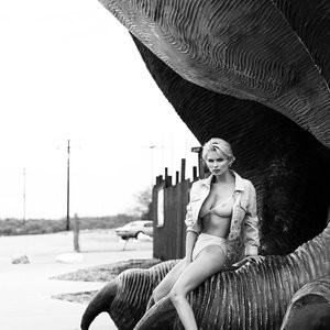 Best Celebrity Nude Julia Logacheva 014 pic