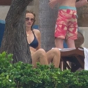 Julia Roberts Enjoys Some Vacation Time in Mexico (14 Photos) - Leaked Nudes