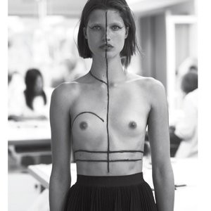 Julia van Os Topless (3 Photos) – Leaked Nudes