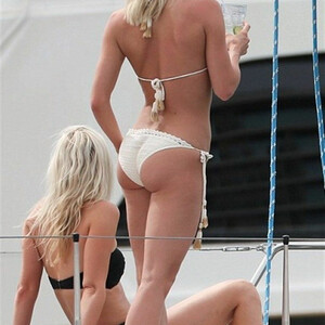 nude celebrities Julianne Hough 188 pic