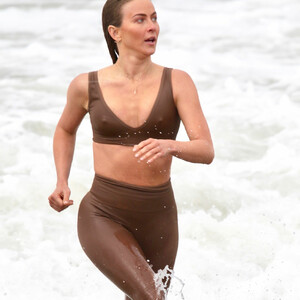 Naked Celebrity Julianne Hough 007 pic
