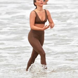 Hot Naked Celeb Julianne Hough 013 pic