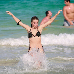 Free Nude Celeb Julianne Hough 024 pic