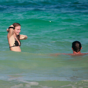 Naked Celebrity Pic Julianne Hough 025 pic