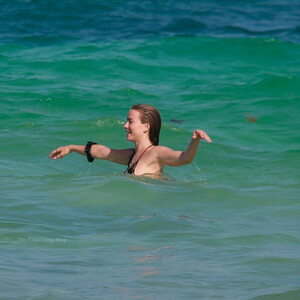 Naked Celebrity Pic Julianne Hough 026 pic