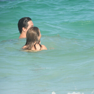 Nude Celebrity Picture Julianne Hough 032 pic