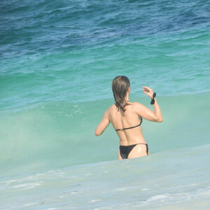 Naked Celebrity Julianne Hough 037 pic