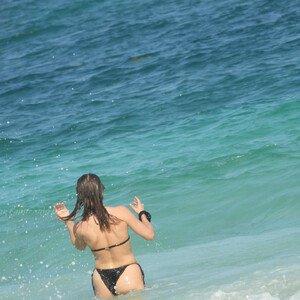 Famous Nude Julianne Hough 040 pic