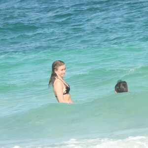 Celeb Naked Julianne Hough 055 pic