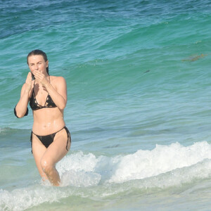 Celebrity Naked Julianne Hough 058 pic