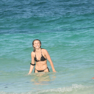 Hot Naked Celeb Julianne Hough 062 pic