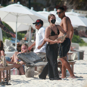 Famous Nude Julianne Hough 094 pic