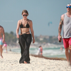 Celebrity Naked Julianne Hough 122 pic
