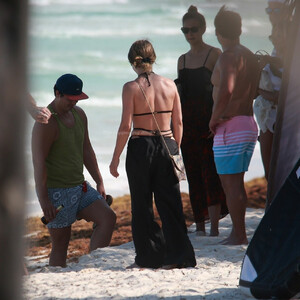 celeb nude Julianne Hough 128 pic