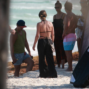 Nude Celebrity Picture Julianne Hough 130 pic