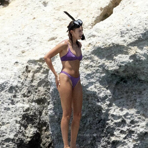 Free Nude Celeb Hailey Baldwin 002 pic