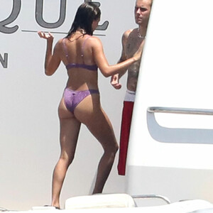 Celebrity Nude Pic Hailey Baldwin 012 pic