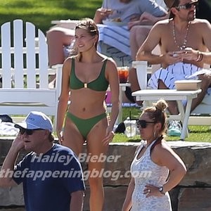 Leaked Celebrity Pic Hailey Baldwin 010 pic