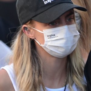 Kaia Gerber & Cara Delevingne Get a Bit Close as They Attend a BLM Protest in LA (35 Photos) - Leaked Nudes