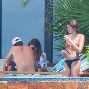 Kaia Gerber & Jacob Elordi Vacation with Her Family (37 Photos) - Leaked Nudes